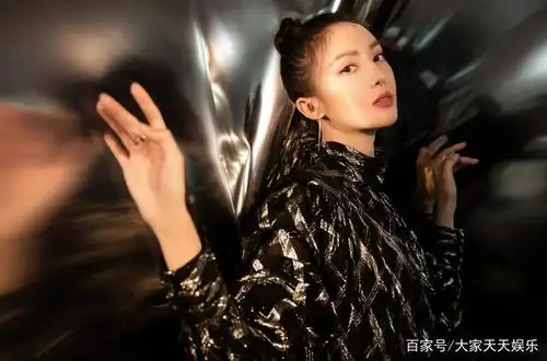 万茜镜头下的姐姐们,金晨美得发亮,伊能静表白