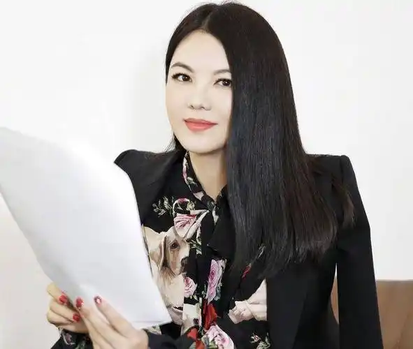 原创原创33天闪婚富豪现任老公两次不忠诚45岁的李湘可曾后悔