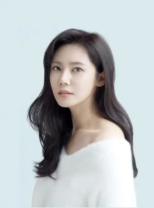 丸碧品牌正式官宣国际巨星秋瓷炫为品牌代言人