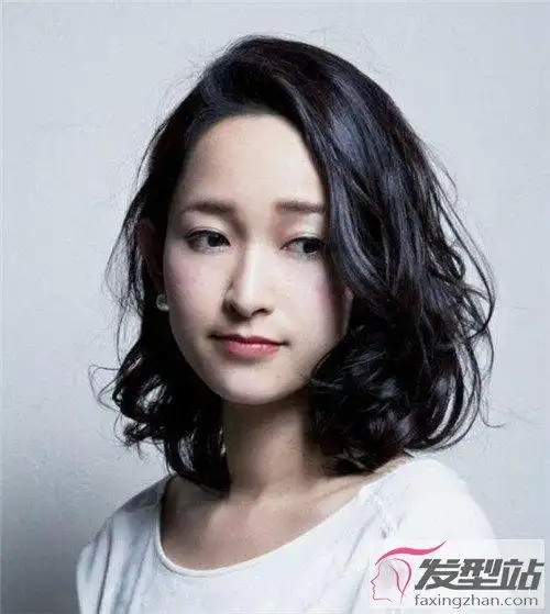 头发染黑后多久才能再染 头发染黑了怎么洗掉_发型站_最新流行发型