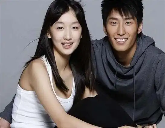 事实证明,30岁就夺得"三金影后"的周冬雨,已走上了另一条大路