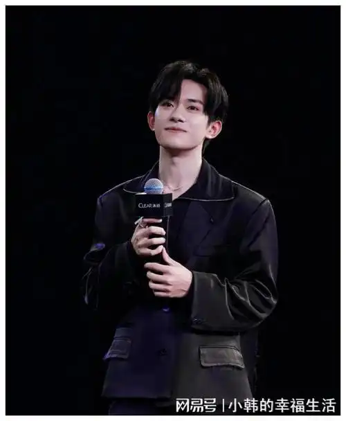 但命运却在2013年那个夏天将王俊凯,易烊千玺和王源的人生轨迹紧紧地