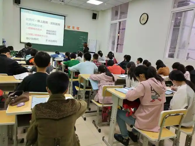 新启航第十周新思维奥数六年级a班课堂风采