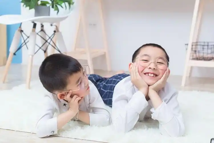 兄弟俩艺术照片