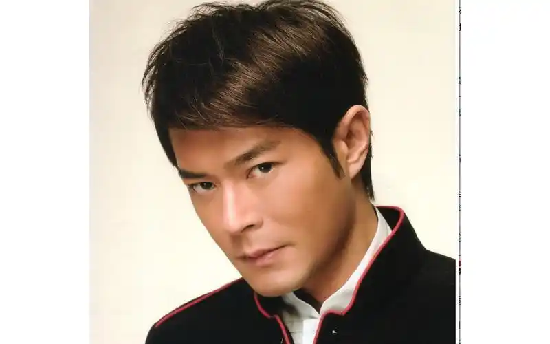 晒黑皮肤的古天乐