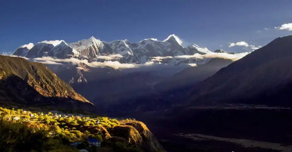 中国最美山峰,云中的天堂——南迦巴瓦峰