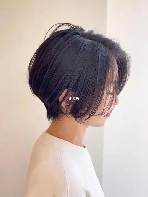 修饰脸型教科书发型层次感短发