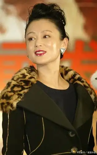 陈红——明眸皓齿,眼波流动,明艳大气,一颦一笑都是万种风情