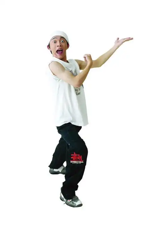 搞笑的动作图片人物