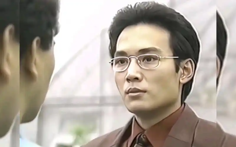 斯文败类的焦恩俊你见过吗?开头现代装有点高启盛感觉.