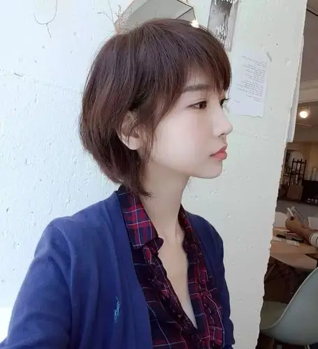 短碎发发型也这么可爱