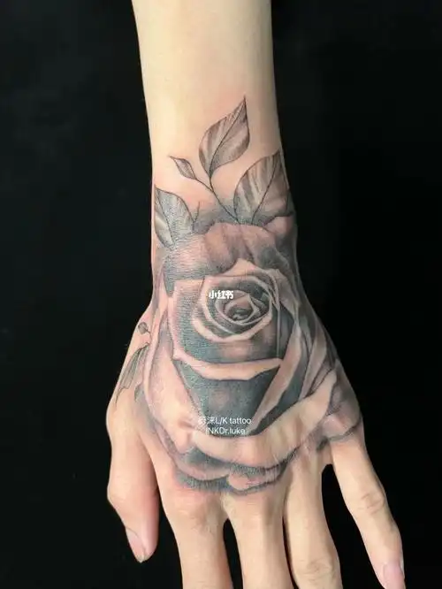 三亚纹身手背纹身写实玫瑰蔚涞lk