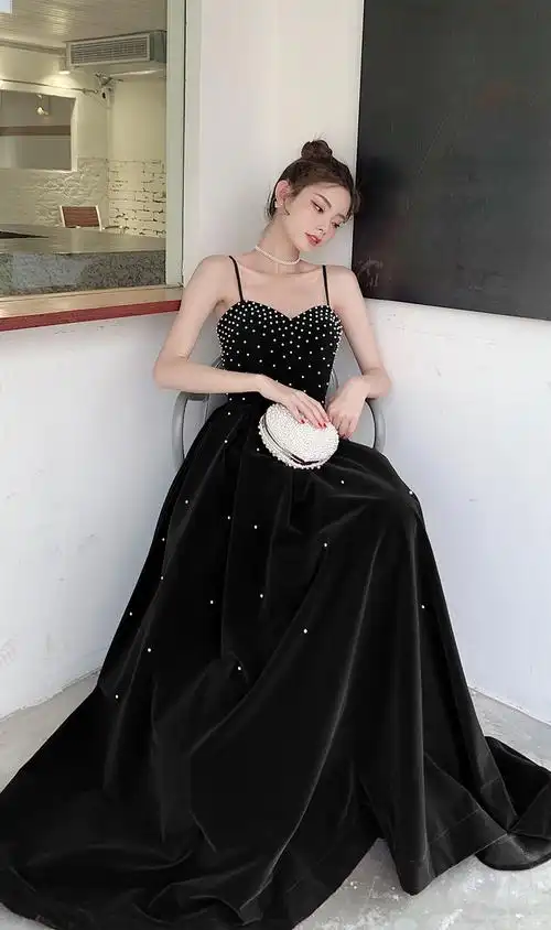 黑色小晚礼服2019新款女宴会年会气质吊带生日派对连衣裙平时可穿