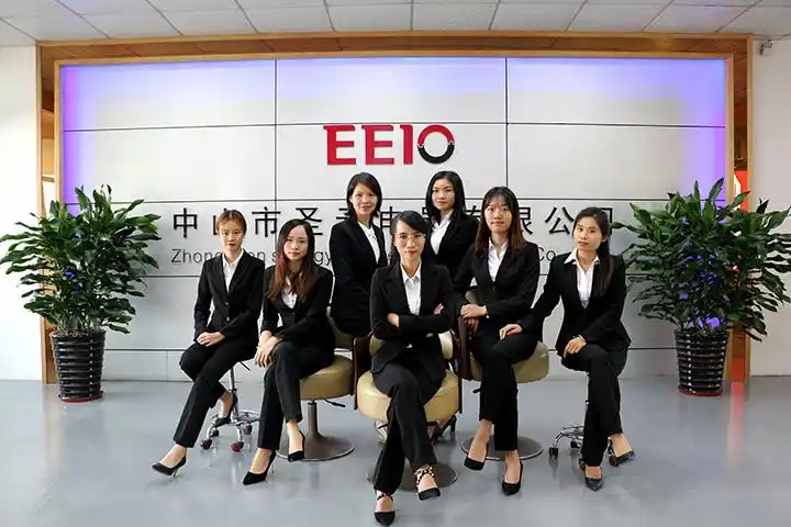 圣元变压器伙伴正装合影