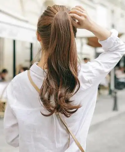 女生怎样扎马尾好看,尽量少犯4个"错误",减龄时髦显脸小