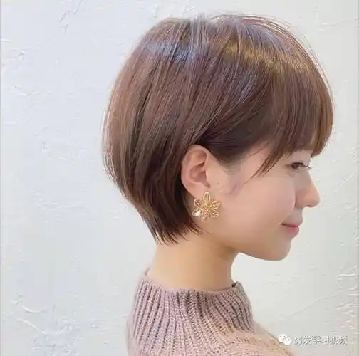 "35 款露耳超短发"_发型_短发_女生