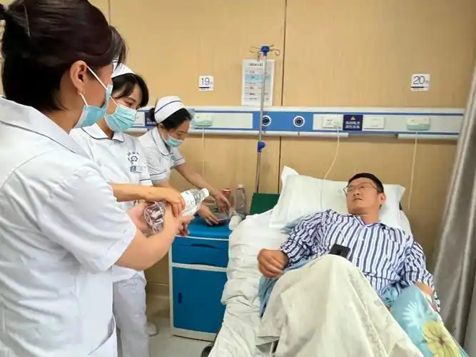 陕西冶金医院为患者送去67这个夏天的一丝清凉67