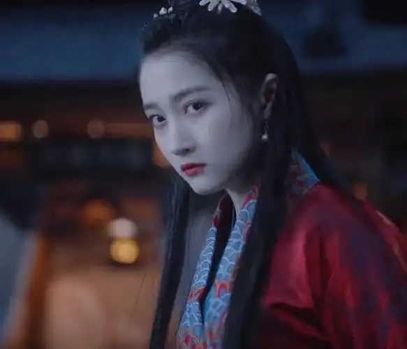 《我就是这般女子》:关晓彤称班婳好帅,一袭红衣救容瑕真的飒爽