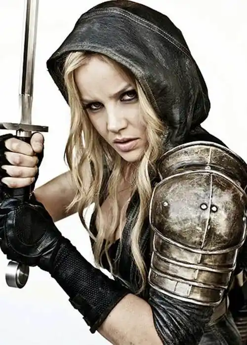 cornish) /i>,1982年8月7日出生于澳大利亚新南威尔士,澳大利亚女演员