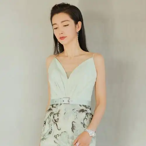 李冰冰性感长裙图片_微信头像女图片_扣扣居
