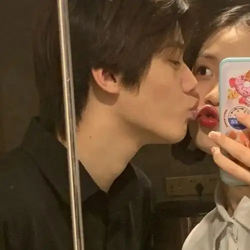 情侣头像┃┃2020年陪伴你的人还在吗