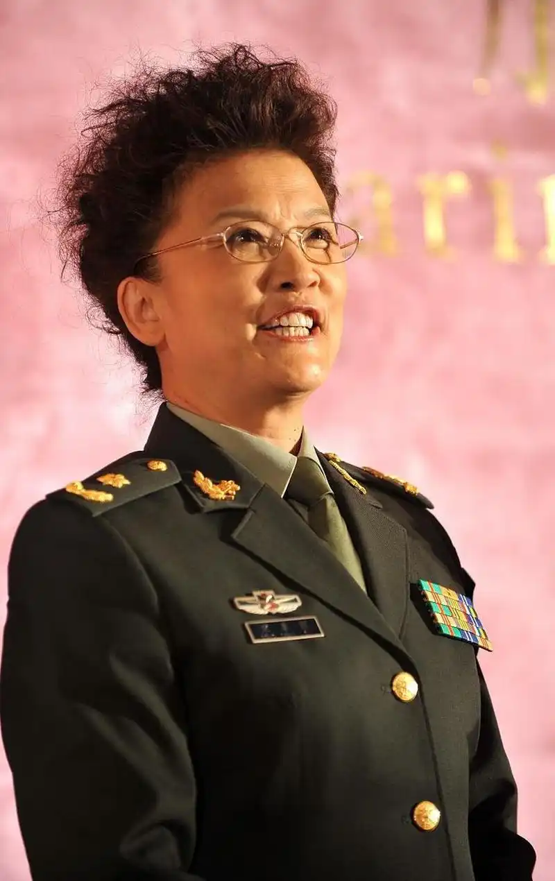 军事专家李莉的出色表现再次震撼了大众.
