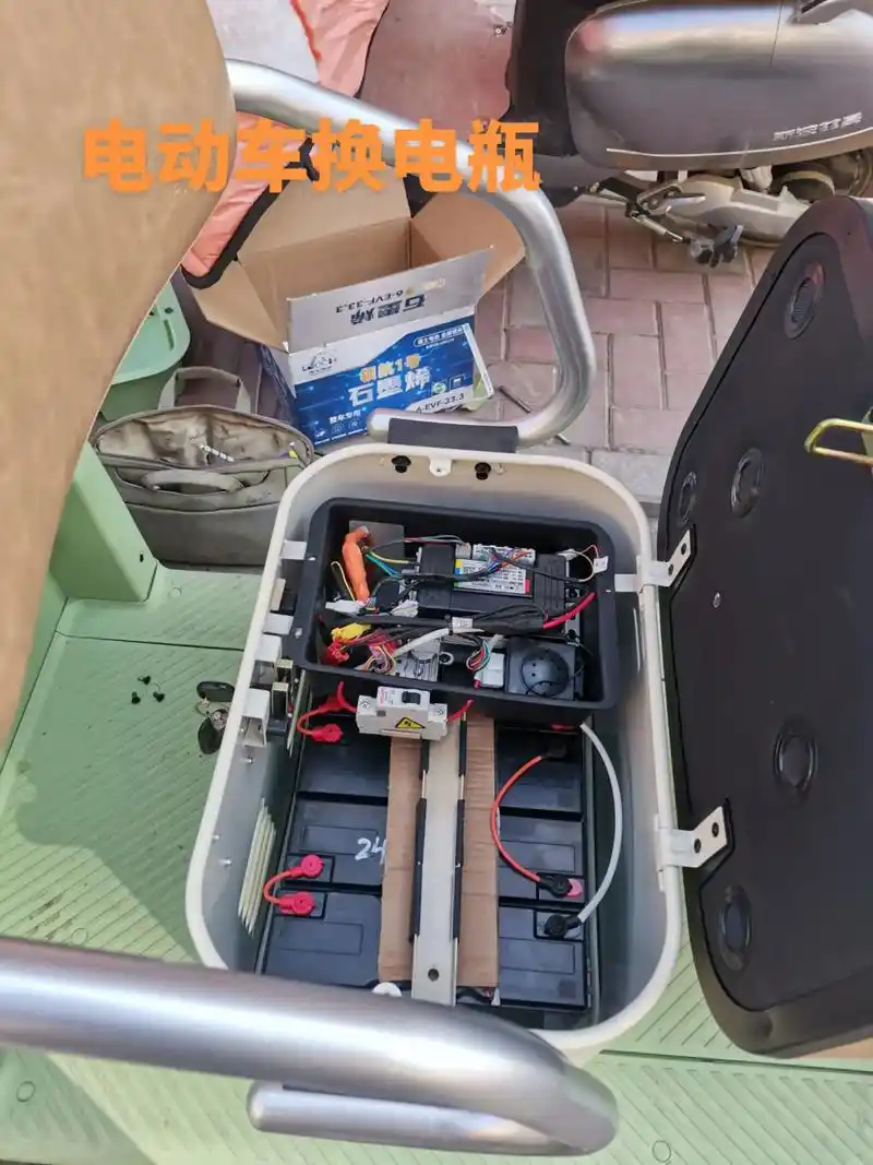 电动车更换高端理士电池.三轮车换电瓶看过来#更换电池 #汽车 - 抖音