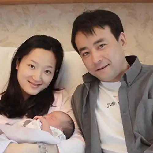 演员模范罗钢陪妻子郝蕾战胜家族遗传病48岁老来得子