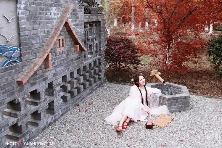 枫叶红情更浓--古风人像摄影