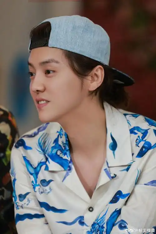 鹿晗泰国校服造型##鹿晗校服男大