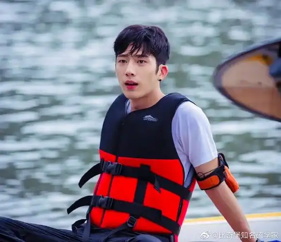 井柏然18岁旧照##井柏然早期旧照