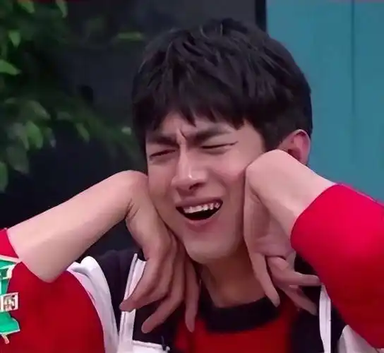 林更新接连遇女生求婚,从脖子红到耳朵,这是老司机该有的反应吗