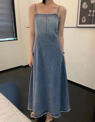 渐变毛边牛仔吊带连衣裙女高级感气质收腰显瘦复古港味抹胸长裙子