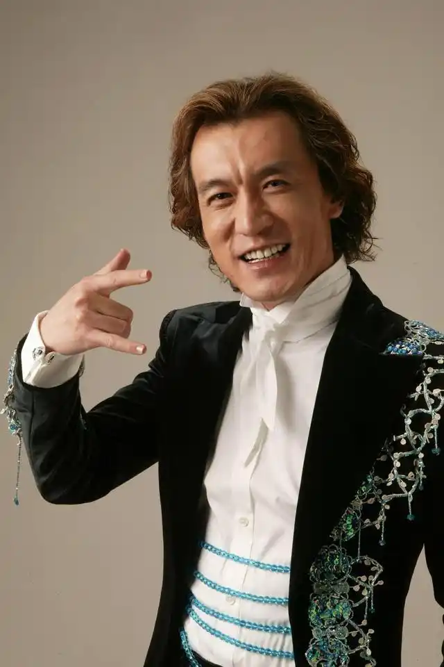 已成绝唱!李咏经典"6 1"手势陪伴一代人青春