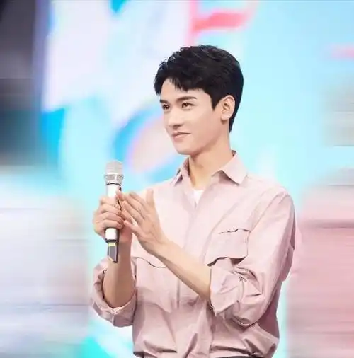 娱乐圈外表高冷男神,几秒就破功的男明星_贾乃亮_林更新_李易峰