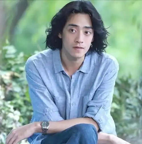 6位瘦成"纸片人"的男星,男孩子太瘦了好看吗