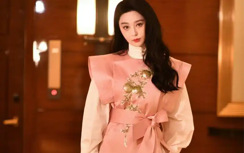 范冰冰国风元素服装,她什么都能撑的起来