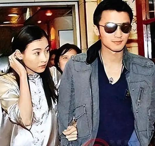 谢贤不再隐瞒,公开与张柏芝第三胎关系,怎料谢霆锋急忙否认