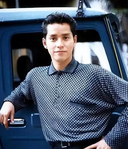 渣男始祖谭咏麟骗发妻丁克打胎吴亦凡听了都要乖乖叫老师