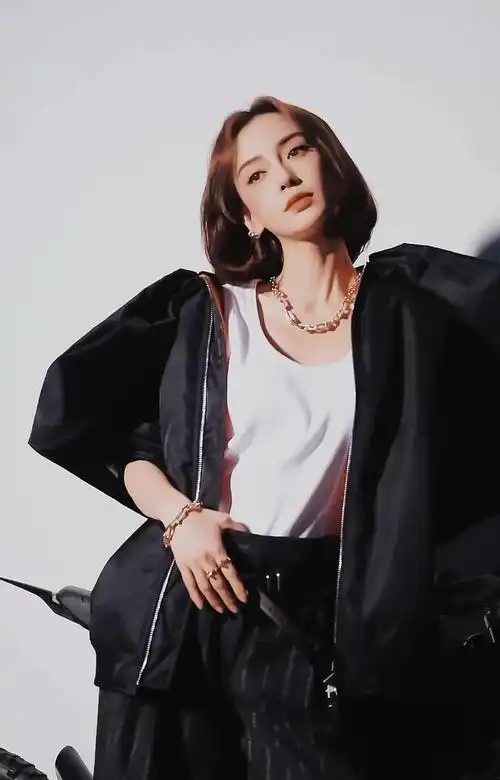 angelababy短发怼脸花絮视频惊艳网友,鼻姐的脸就是能打