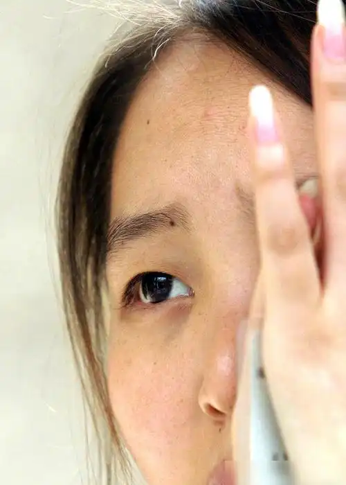 广西警方端掉卖淫点,从中发现二名艾滋女,剩余嫖客七名!