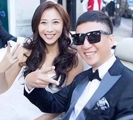 没想到,孙红雷的老婆原来是熟悉的她,颜值身高都很在线