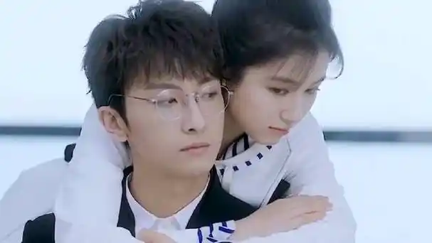 青春爱情竞技传承,每个领域都有绿茶的身影.李兰迪,牛骏峰