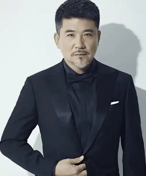 原创著名演员孙淳照顾病妻36年66岁无儿无女花60万养狗相伴