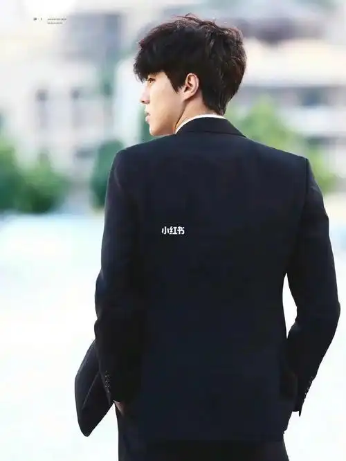 迪拜回眸_吴世勋_exo_爱丽_娱乐_明星娱乐资讯