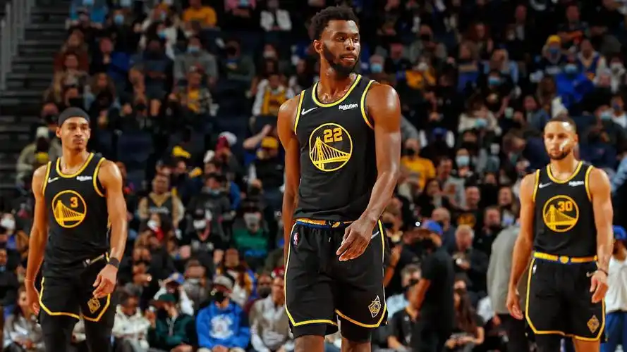 库里透露掌握维金斯爆发密码爱德华兹怼巴特勒只会吓唬菜鸟