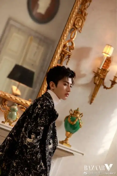 时尚芭莎发布第二批蔡徐坤侧拍图 无法抗拒流连忘返之绝色