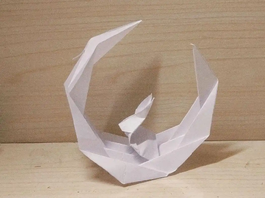 最近很火的折纸 终于在今天晚上把它折出来了