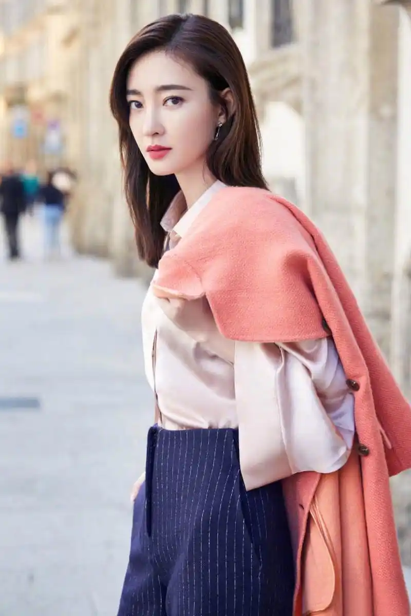 王丽坤个人资料简介(沸沸扬扬的谣言,给她带来了巨大的打击和伤害)-天