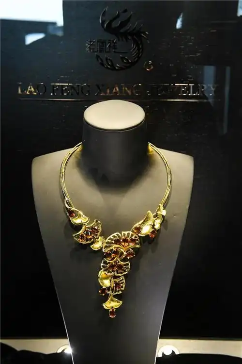 第30届老凤祥上海首饰博览会头炮打响高端翠钻珠宝鉴赏会圆满落幕